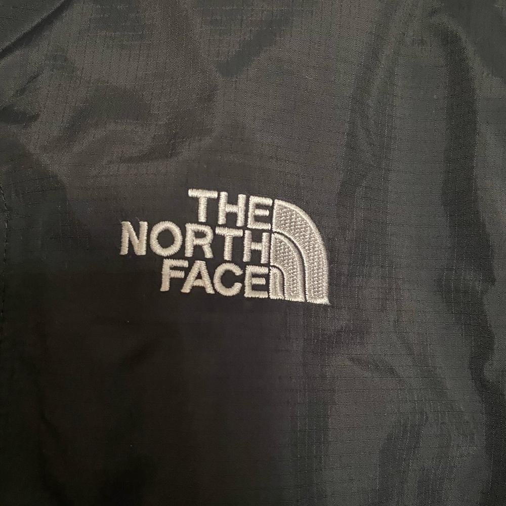 Like NEW North Face Jacket - Picture 8 of 14